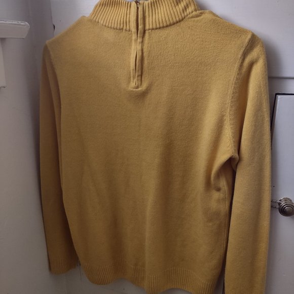 Yellow turtle neck sweater - Picture 2 of 3